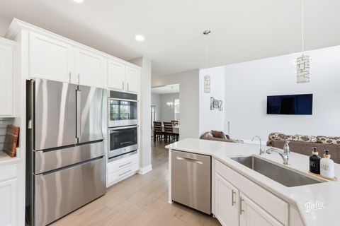 Tiny photo for 1730 Savannah Circle, Mundelein, IL 60060 (MLS # 12501270)