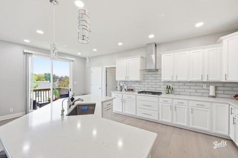 Tiny photo for 1730 Savannah Circle, Mundelein, IL 60060 (MLS # 12501270)