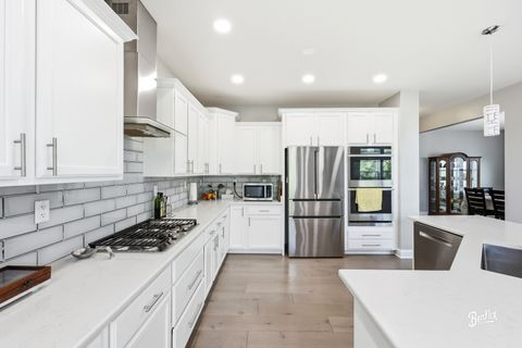 Tiny photo for 1730 Savannah Circle, Mundelein, IL 60060 (MLS # 12501270)