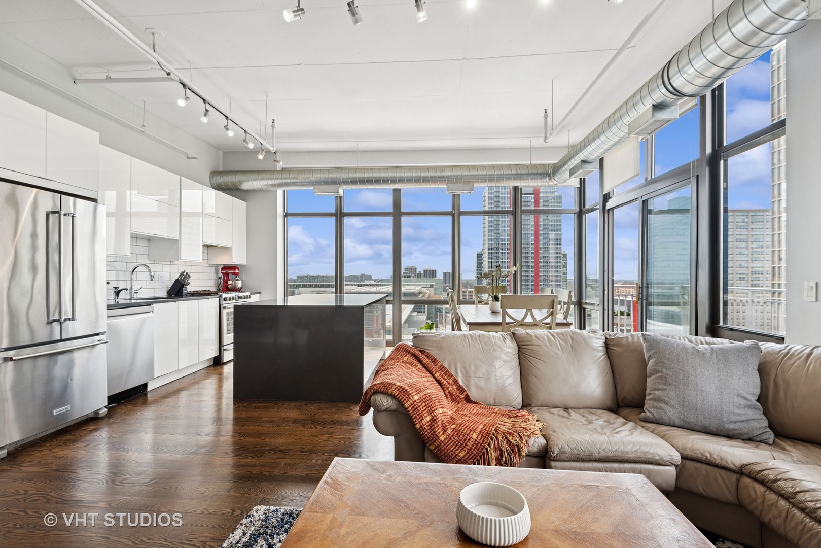 212 E CULLERTON Street PH06