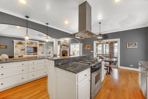 Tiny photo for 502 S Summit Street, Wheaton, IL 60187 (MLS # 12574266)