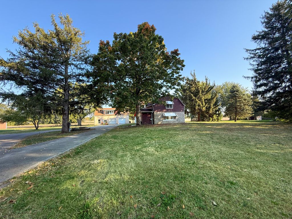 Photo for 1866 Brickville Road, Sycamore, IL 60178 (MLS # 12487491)