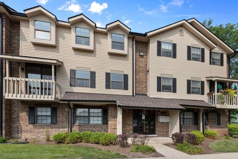 Photo of 1516 W Jefferson Avenue #E, Naperville, IL 60540 (MLS # 12496744)