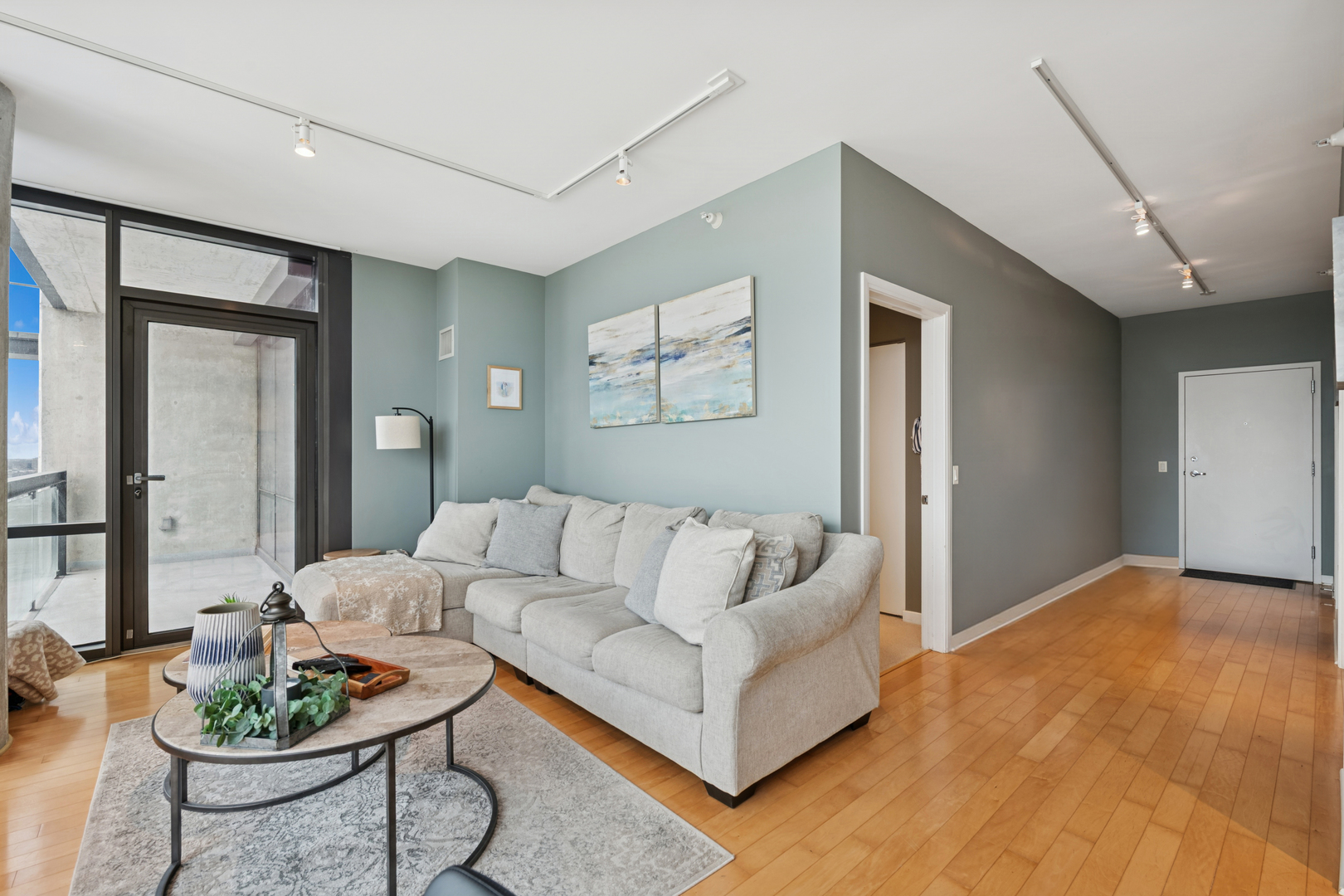 860 W Blackhawk Street 1504