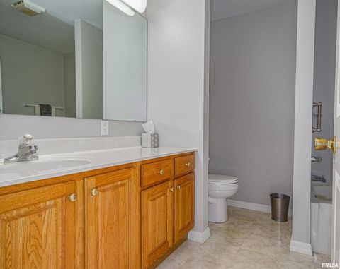 Tiny photo for 111 Hawthorn Estates Road, Salem, IL 62881 (MLS # EB459062)