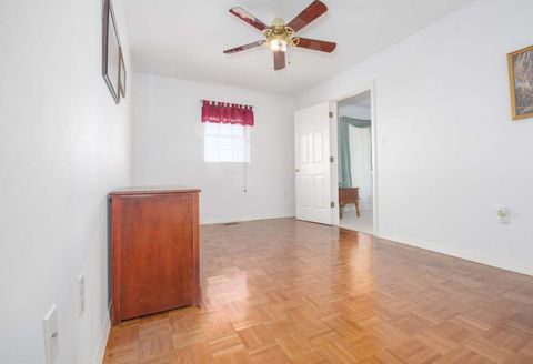 Tiny photo for 111 Hawthorn Estates Road, Salem, IL 62881 (MLS # EB459062)