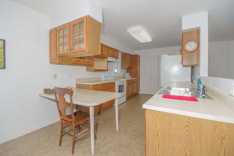 Tiny photo for 111 Hawthorn Estates Road, Salem, IL 62881 (MLS # EB459062)