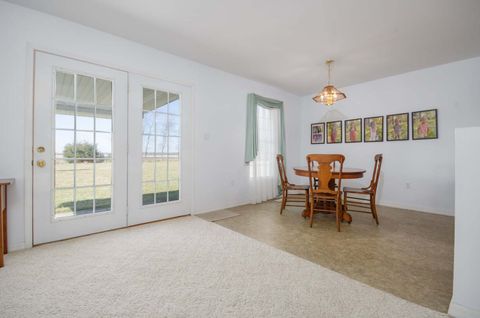 Tiny photo for 111 Hawthorn Estates Road, Salem, IL 62881 (MLS # EB459062)