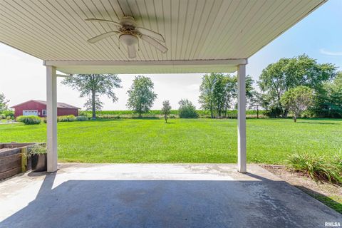 Tiny photo for 111 Hawthorn Estates Road, Salem, IL 62881 (MLS # EB459062)