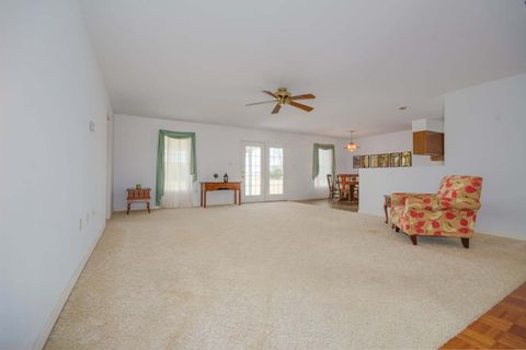 Tiny photo for 111 Hawthorn Estates Road, Salem, IL 62881 (MLS # EB459062)