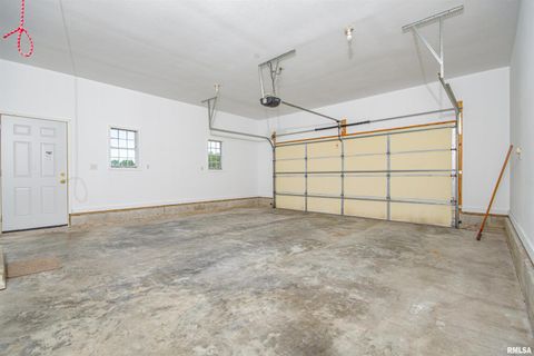 Tiny photo for 111 Hawthorn Estates Road, Salem, IL 62881 (MLS # EB459062)