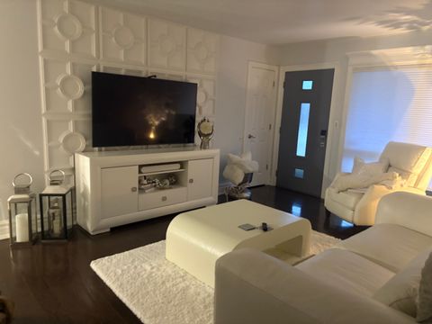 Tiny photo for 1057 Carpenter Court, Elk Grove Village, IL 60007 (MLS # 12590959)