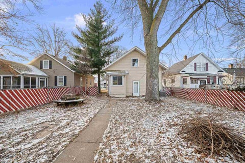 Tiny photo for 1916 31st Street A, Moline, IL 61265 (MLS # 12671247)