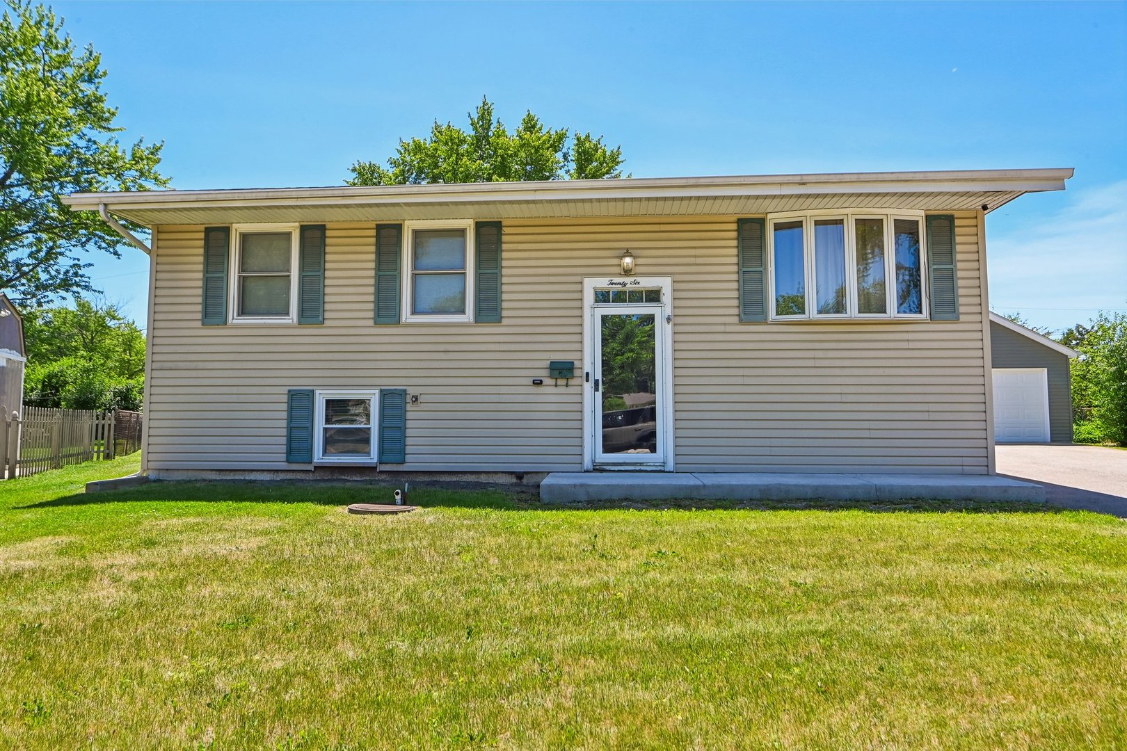 26 Hawthorne Lane