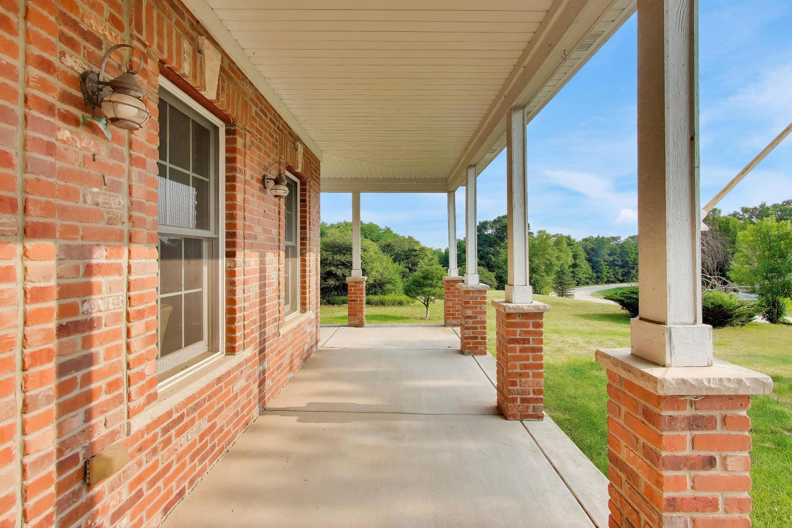 7365 English Oak Lane