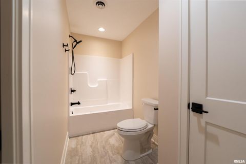 Tiny photo for 6830 Wilderness Pointe Drive, Bettendorf, IA 52722 (MLS # QC4269785)