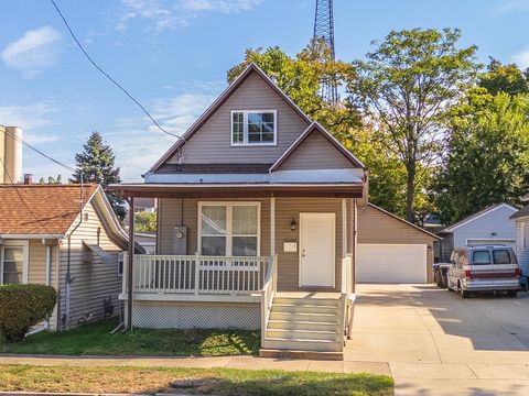 Photo of 507 N Lee Street, Bloomington, IL 61701 (MLS # 12489719)