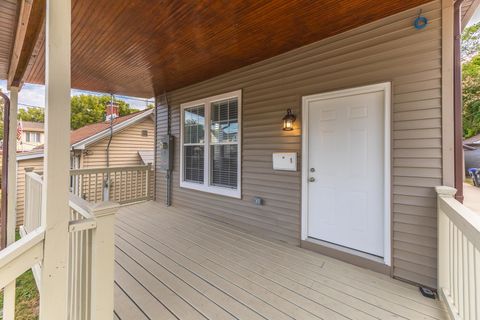 Tiny photo for 507 N Lee Street, Bloomington, IL 61701 (MLS # 12489719)