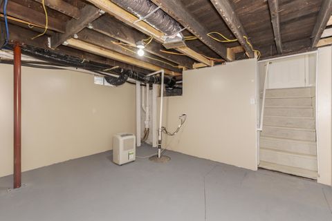 Tiny photo for 507 N Lee Street, Bloomington, IL 61701 (MLS # 12489719)