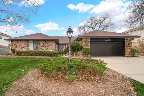 A home in Mount Prospect