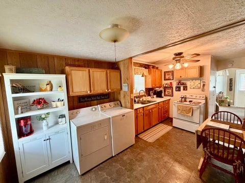 Tiny photo for 609 NW 6th Street, Aledo, IL 61231 (MLS # 12734893)