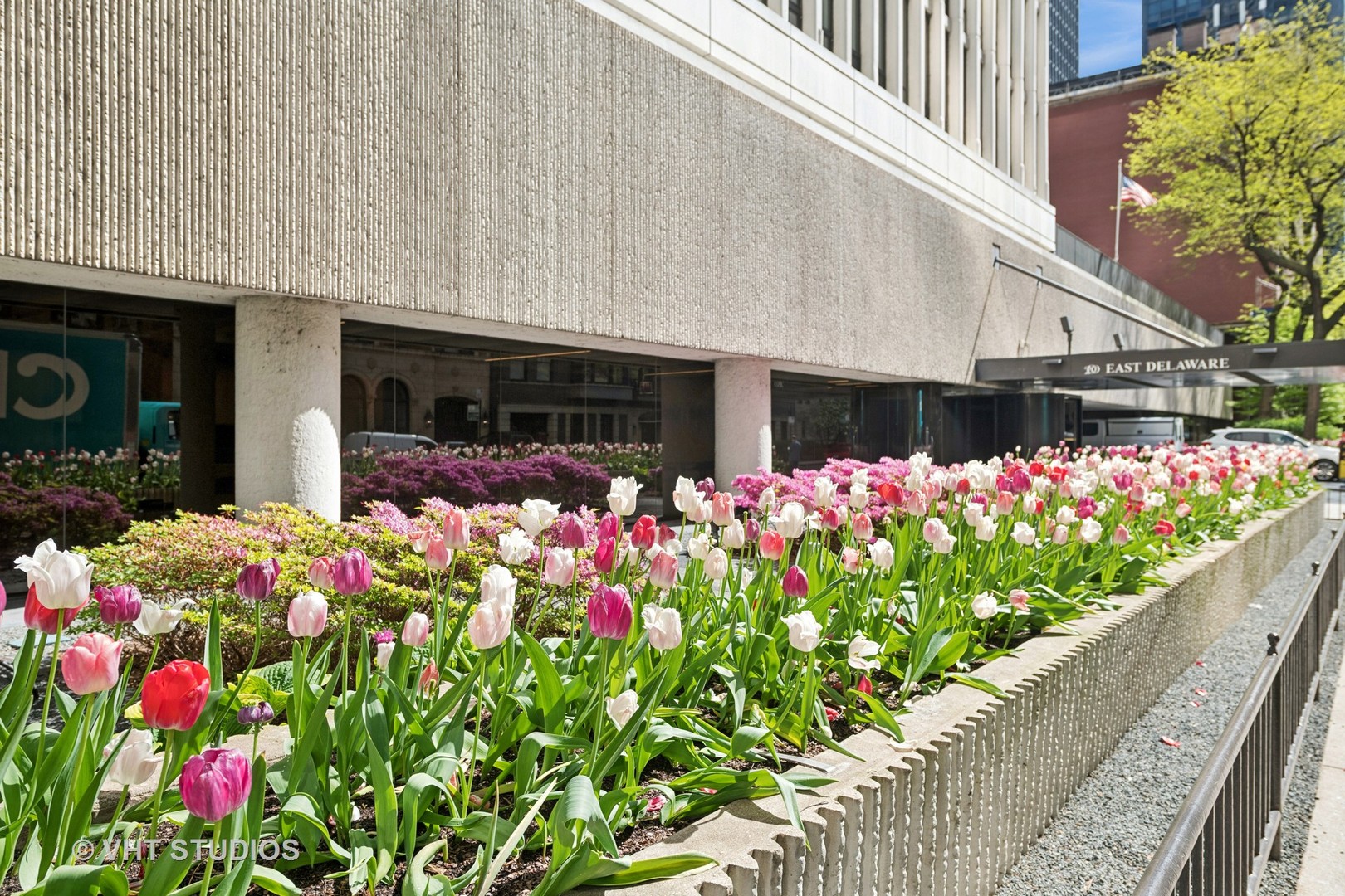 200 E DELAWARE Place 17B