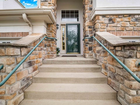 Tiny photo for 377 Bay Tree Circle, Vernon Hills, IL 60061 (MLS # 12649018)