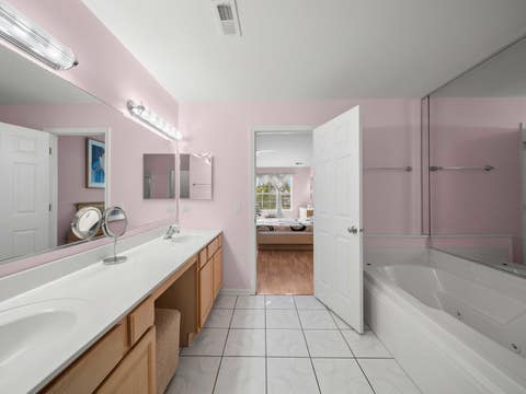 Tiny photo for 377 Bay Tree Circle, Vernon Hills, IL 60061 (MLS # 12649018)