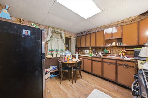 Tiny photo for 5950 S Marshfield Avenue, Chicago, IL 60636 (MLS # 12618038)