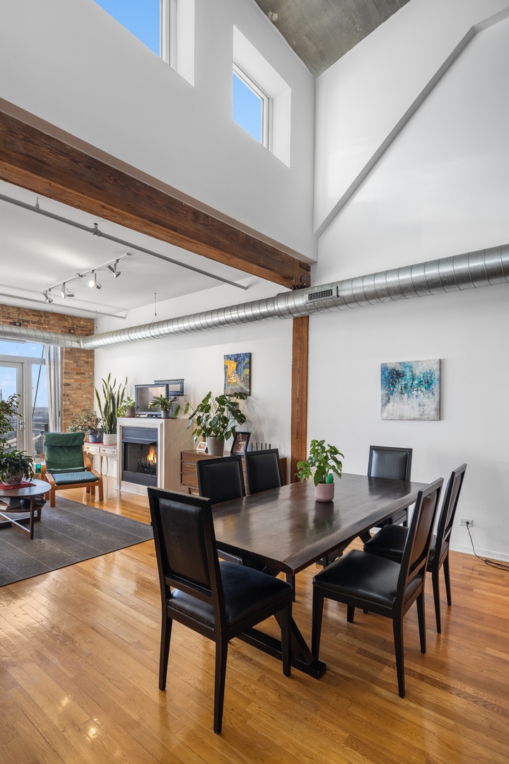 333 S Desplaines Street 711