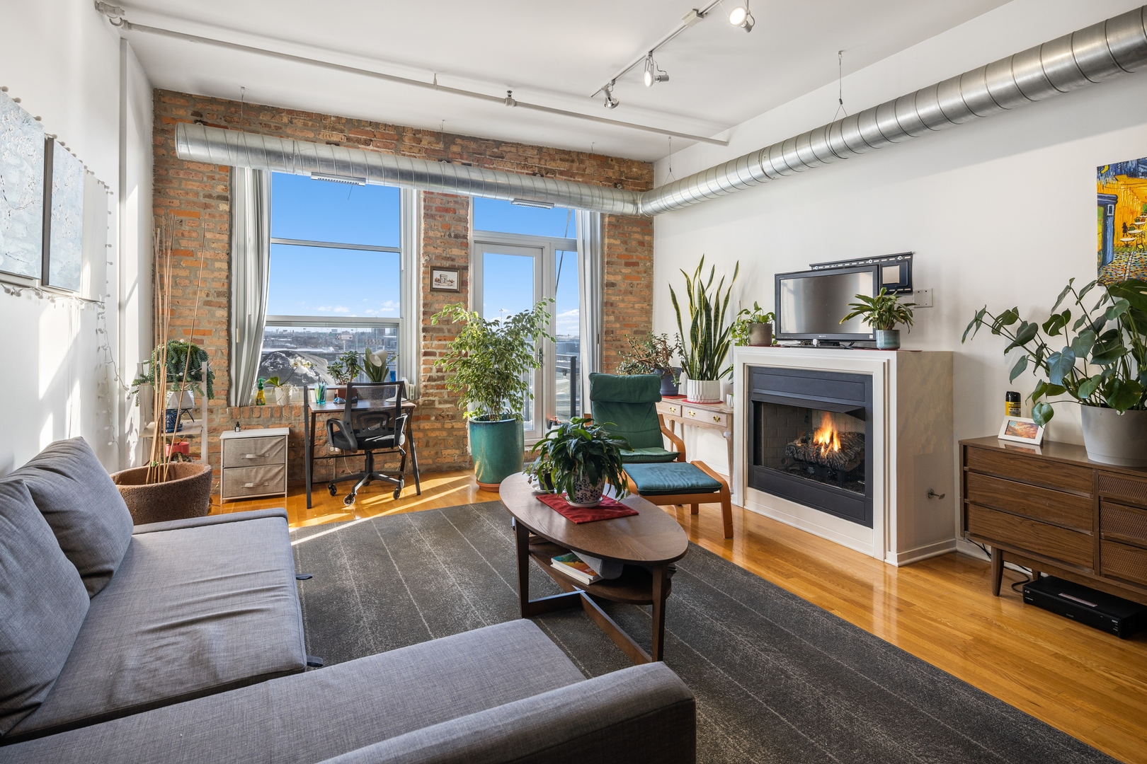 333 S Desplaines Street 711