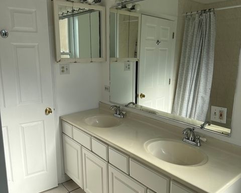 Tiny photo for 6800 S Dante Avenue #3, Chicago, IL 60637 (MLS # 12683554)