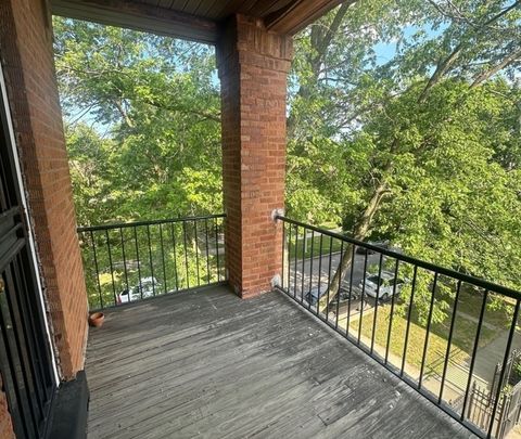 Tiny photo for 6800 S Dante Avenue #3, Chicago, IL 60637 (MLS # 12683554)