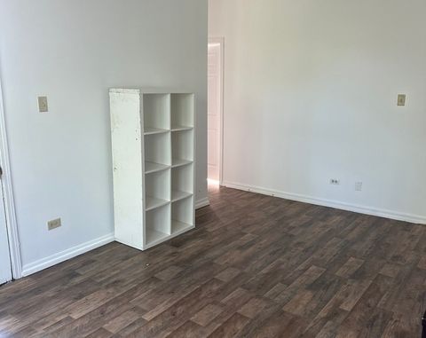 Tiny photo for 6800 S Dante Avenue #3, Chicago, IL 60637 (MLS # 12683554)