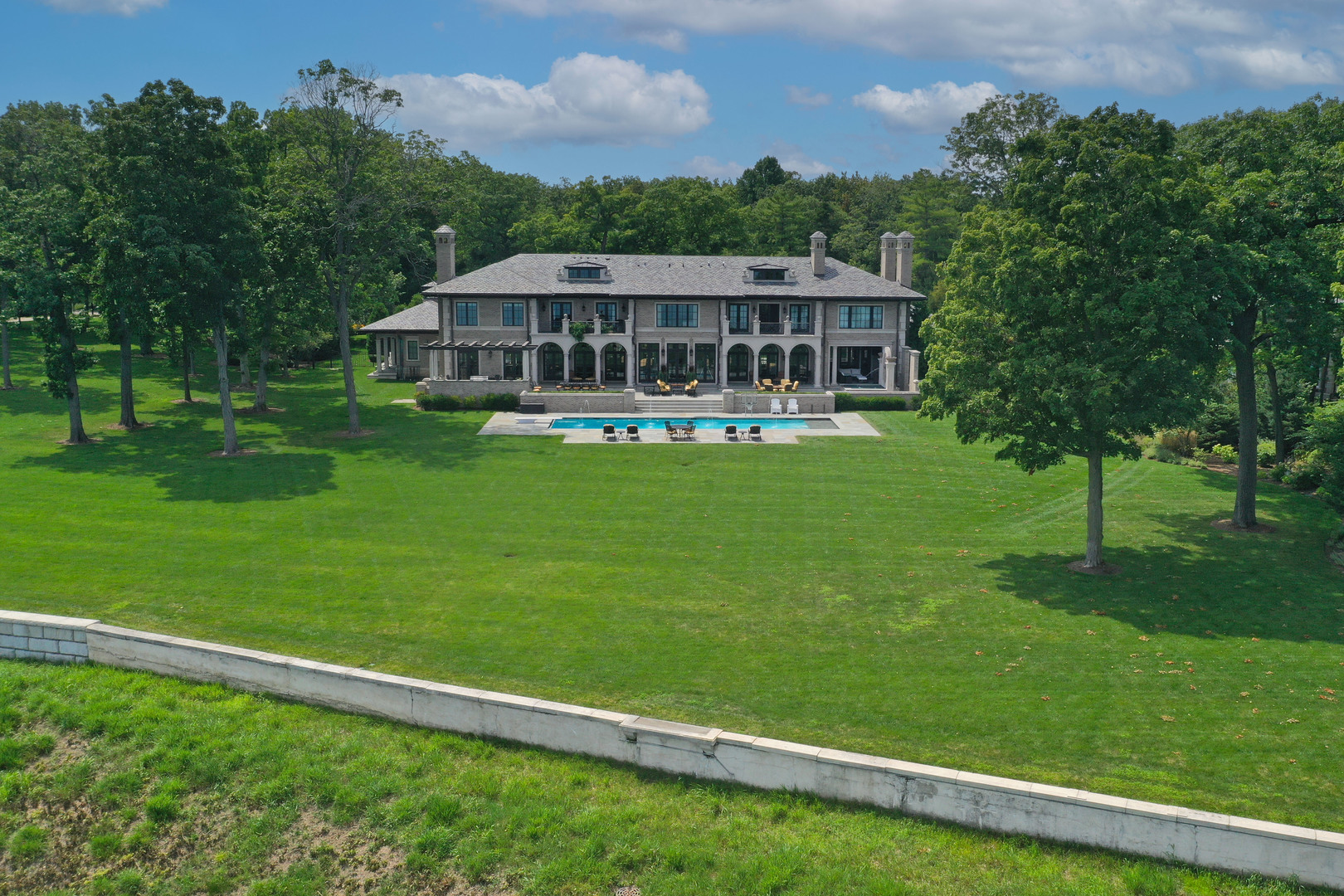 595 Circle Lane
