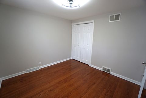 Tiny photo for 203 Valerie Court, Glenview, IL 60025 (MLS # 12608018)