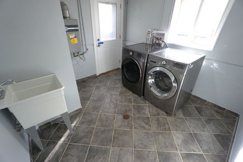 Tiny photo for 203 Valerie Court, Glenview, IL 60025 (MLS # 12608018)