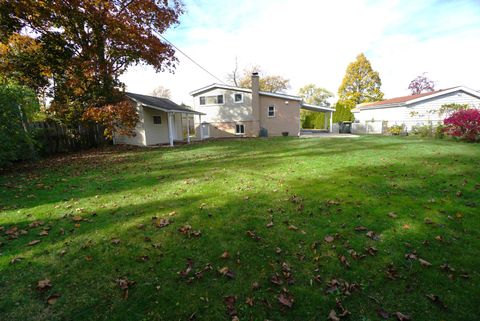 Tiny photo for 203 Valerie Court, Glenview, IL 60025 (MLS # 12608018)