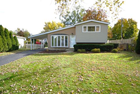 Photo of 203 Valerie Court, Glenview, IL 60025 (MLS # 12608018)