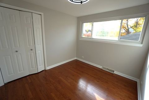 Tiny photo for 203 Valerie Court, Glenview, IL 60025 (MLS # 12608018)