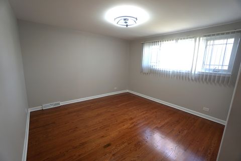 Tiny photo for 203 Valerie Court, Glenview, IL 60025 (MLS # 12608018)