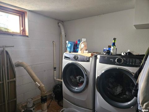 Tiny photo for 10322 Mine 24 Road, Benton, IL 62812 (MLS # EB459671)