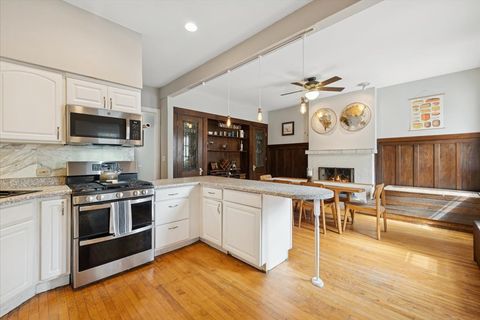 Tiny photo for 523 W Belmont Avenue #2E, Chicago, IL 60657 (MLS # 12438110)