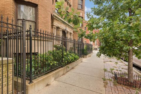 Tiny photo for 523 W Belmont Avenue #2E, Chicago, IL 60657 (MLS # 12438110)