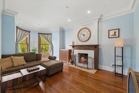 Tiny photo for 523 W Belmont Avenue #2E, Chicago, IL 60657 (MLS # 12438110)