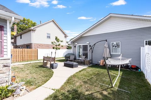 Tiny photo for 6116 W 94th Street, Oak Lawn, IL 60453 (MLS # 12712714)