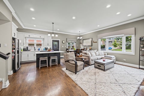 Tiny photo for 130 S Elm Tree Lane, Elmhurst, IL 60126 (MLS # 12677357)