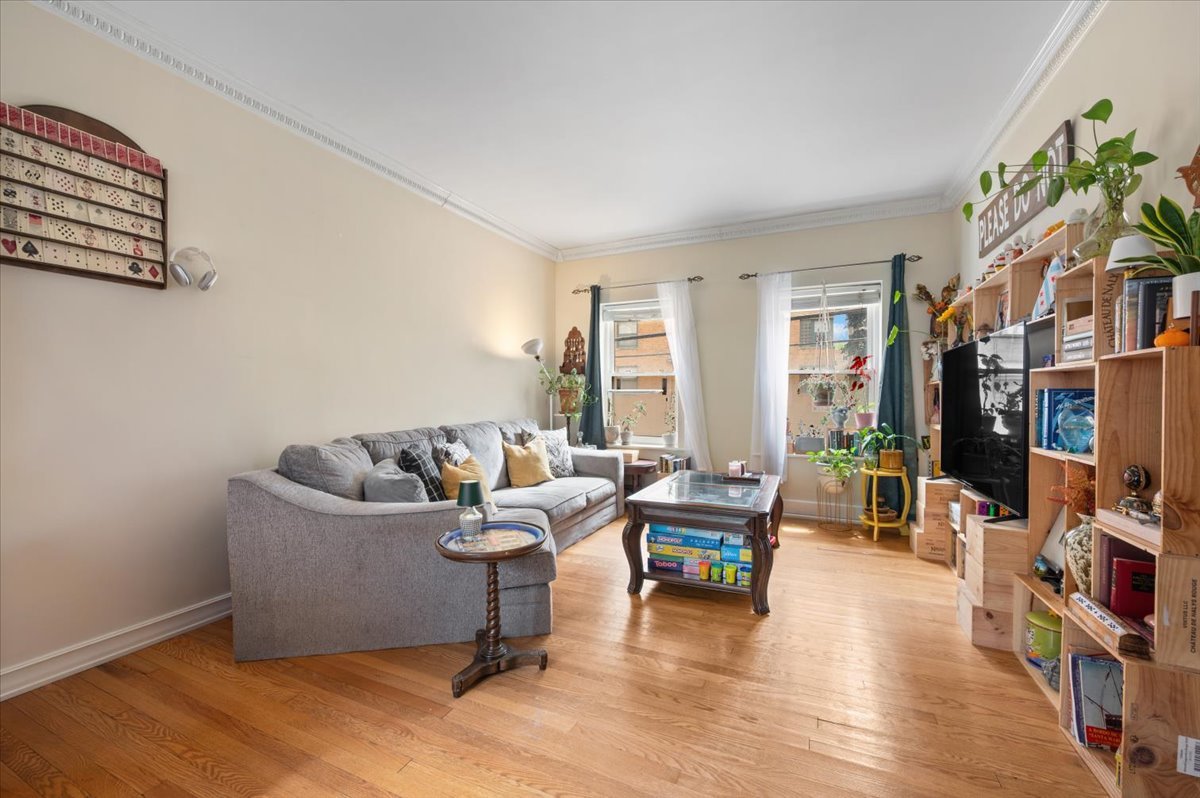 853 W Carmen Avenue 1D