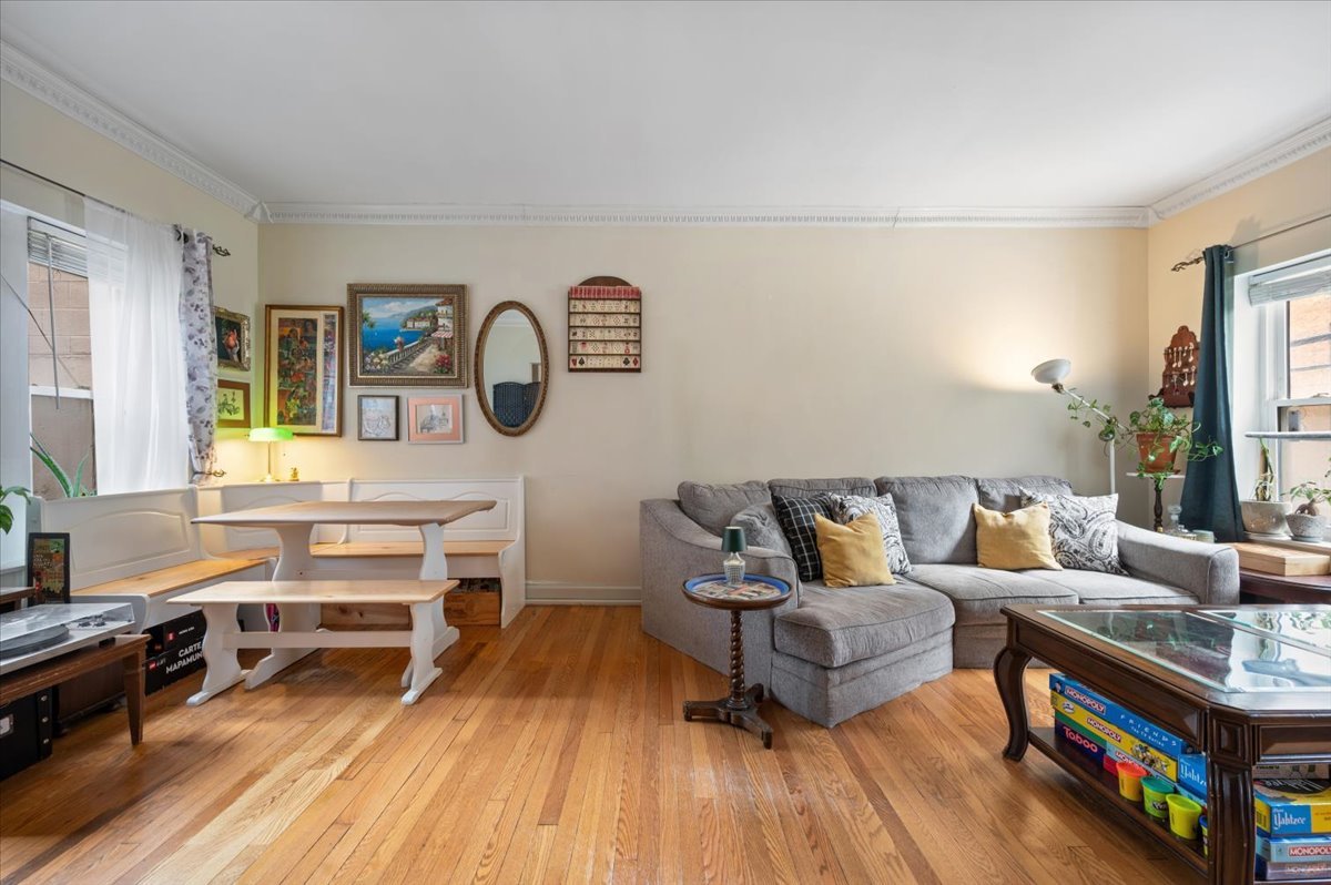 853 W Carmen Avenue 1D