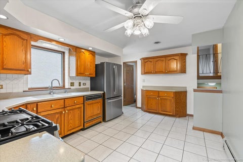 Tiny photo for 9600 Mayfield Avenue, Oak Lawn, IL 60453 (MLS # 12716290)